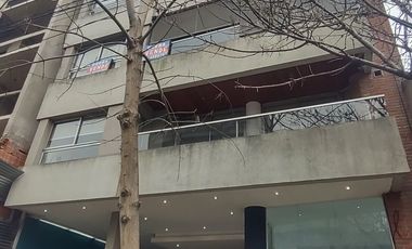 Avda 60 e/ 9 y 10 - DEPTO 2 dorm y coch