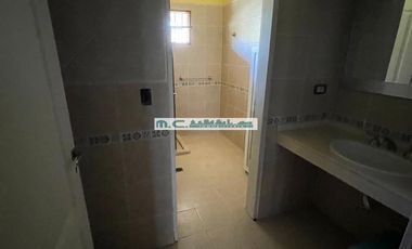V196. CUESTA BLANCA. IMPONENTE CASA C/PILETA. 4 DORM. 3BAÑOS. ZONA EXCLUSIVA.