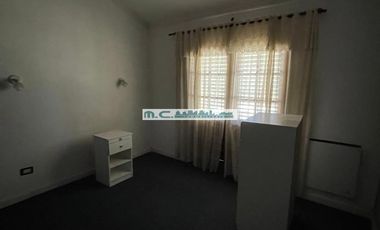 V196. CUESTA BLANCA. IMPONENTE CASA C/PILETA. 4 DORM. 3BAÑOS. ZONA EXCLUSIVA.