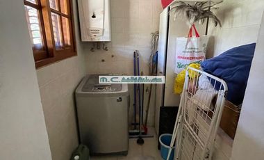 V196. CUESTA BLANCA. IMPONENTE CASA C/PILETA. 4 DORM. 3BAÑOS. ZONA EXCLUSIVA.