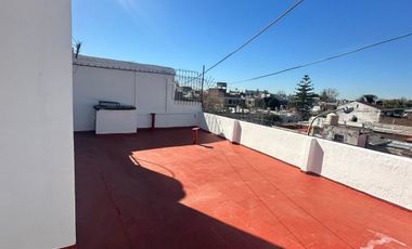 Departamento tipo PH 3 ambientes en venta en Villa Madero