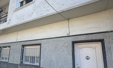 Departamento tipo PH 3 ambientes en venta en Villa Madero