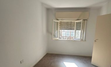 Departamento tipo PH 3 ambientes en venta en Villa Madero
