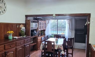 Casa en venta c/ cochera en Don Caggiano