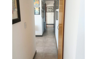 Casa en venta c/ cochera en Colón