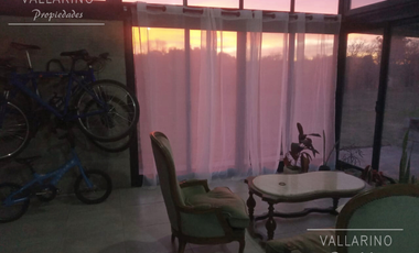 Casa en venta c/ cochera en Colón