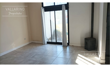 Casa en venta c/ cochera en Colón