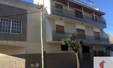 Departamento en venta de 2 dormitorios c/ cochera en La Tablada