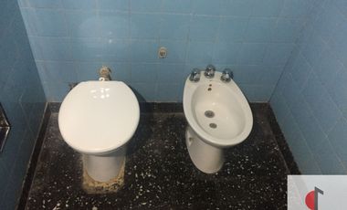 Departamento en venta de 2 dormitorios c/ cochera en La Tablada