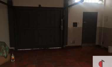 Departamento en venta de 2 dormitorios c/ cochera en La Tablada