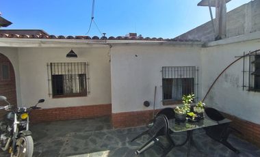 Casa en venta de 3 dormitorios c/ cochera en San Bernardo