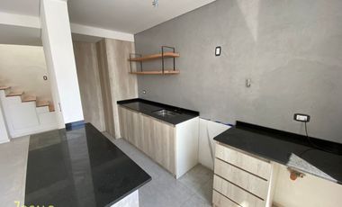 Departamento tipo duplex en venta de 2 dormitorios en Quinta sección
