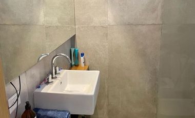 PH en venta TOTALMENTE RECICLADO en San Isidro! 2 ambientes con pequeño patio!