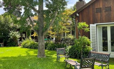 Casa en venta de 4 dormitorios c/ cochera en Malvinas Argentinas