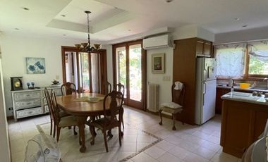 Casa en venta de 4 dormitorios c/ cochera en Malvinas Argentinas