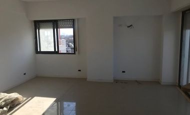 Departamento en venta de 4 dormitorios c/ cochera en San Miguel