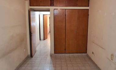 DEPARTAMENTO DE 2 DORMITORIOS MAS LOCALES COMERCIALES
