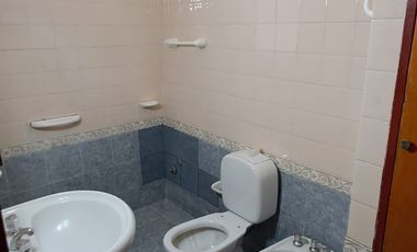 DEPARTAMENTO DE 2 DORMITORIOS MAS LOCALES COMERCIALES