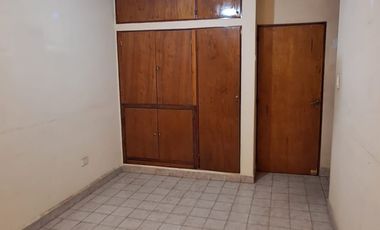 DEPARTAMENTO DE 2 DORMITORIOS MAS LOCALES COMERCIALES