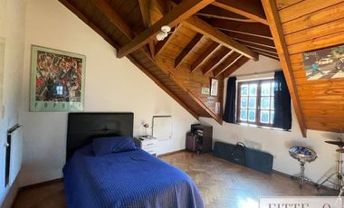 Casa en Venta 5 dormitorios jardin y pileta en La Horqueta