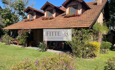 Casa en Venta 5 dormitorios jardin y pileta en La Horqueta