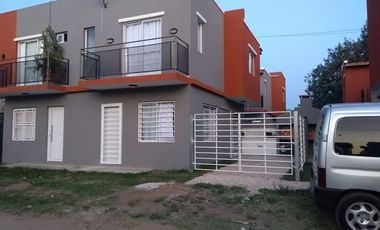 Dúplex en venta de 2 dormitorios c/ cochera en Mar de Ajo