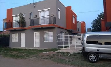 Dúplex en venta de 2 dormitorios c/ cochera en Mar de Ajo