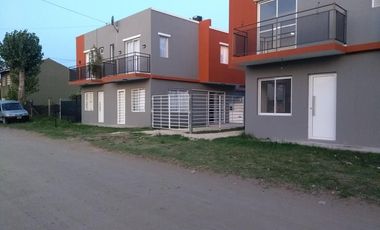 Dúplex en venta de 2 dormitorios c/ cochera en Mar de Ajo