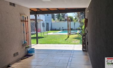 Venta Monte Grande Impecable Casa 3 Dormitorios, Quincho  Parque y Pileta