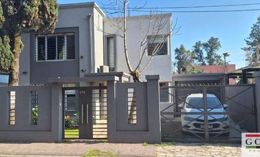 Venta Monte Grande Impecable Casa 3 Dormitorios, Quincho  Parque y Pileta