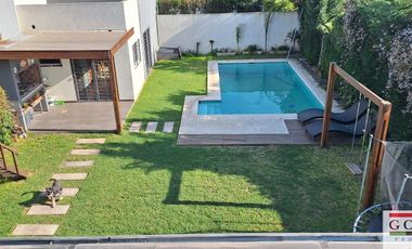 Venta Monte Grande Impecable Casa 3 Dormitorios, Quincho  Parque y Pileta
