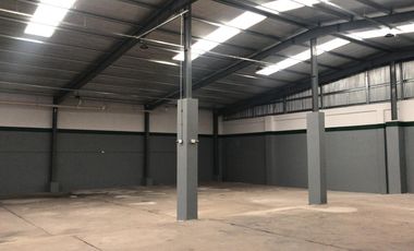 Venta Luis Guillon Galpón de 683 M2 Baños y Vestuarios a mts Camino de Cintura