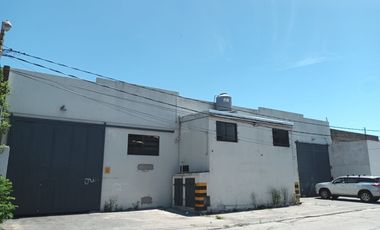 Venta Luis Guillon Galpón de 683 M2 Baños y Vestuarios a mts Camino de Cintura