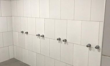 Venta Luis Guillon Galpón de 683 M2 Baños y Vestuarios a mts Camino de Cintura