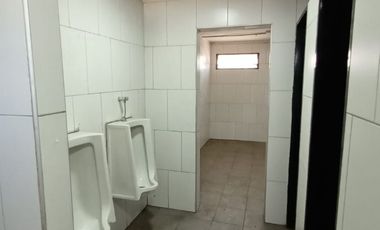 Venta Luis Guillon Galpón de 683 M2 Baños y Vestuarios a mts Camino de Cintura