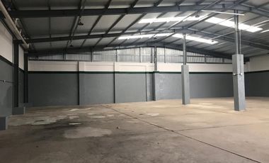 Venta Luis Guillon Galpón de 683 M2 Baños y Vestuarios a mts Camino de Cintura