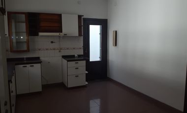 Venta Monte Grande Casa De 4 Dormitorios Refaccionada a nuevo Impecable estado