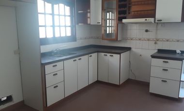 Venta Monte Grande Casa De 4 Dormitorios Refaccionada a nuevo Impecable estado