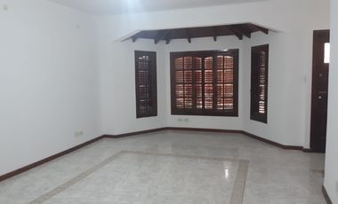 Venta Monte Grande Casa De 4 Dormitorios Refaccionada a nuevo Impecable estado