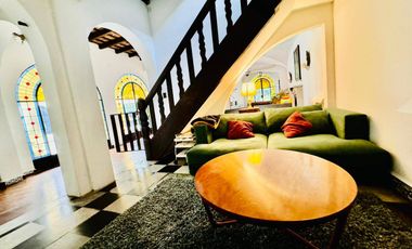 Excepcional Casa colonial auténtica en Alquiler en Martínez