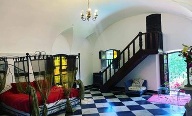 Excepcional Casa colonial auténtica en Alquiler en Martínez