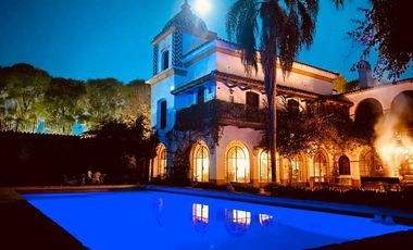 Excepcional Casa colonial auténtica en Alquiler en Martínez