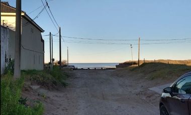 Chalet en venta de 2 dormitorios c/ cochera en Mar del Tuyú