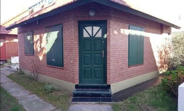 Chalet en venta de 2 dormitorios c/ cochera en Mar del Tuyú