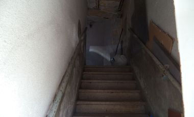 VENTA- 2 VIVIENDAS 7 AMB + LOCAL EN ESQUINA EN BLOCK P/RECICLAR-POMPEYA