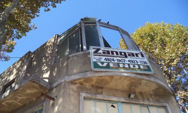 VENTA- 2 VIVIENDAS 7 AMB + LOCAL EN ESQUINA EN BLOCK P/RECICLAR-POMPEYA