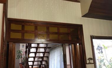 EXCELENTE CASA CON PILETA Y JARDIN. INMUEBLE DE CATEGORÍA