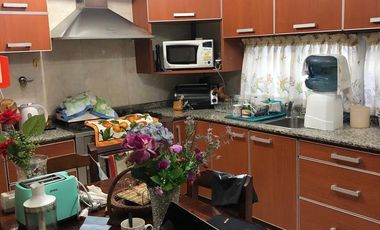 EXCELENTE CASA CON PILETA Y JARDIN. INMUEBLE DE CATEGORÍA