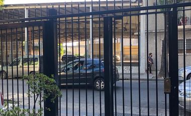 EXCELENTE CASA CON PILETA Y JARDIN. INMUEBLE DE CATEGORÍA