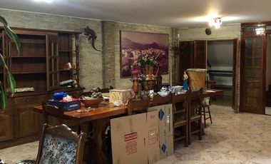 EXCELENTE CASA CON PILETA Y JARDIN. INMUEBLE DE CATEGORÍA